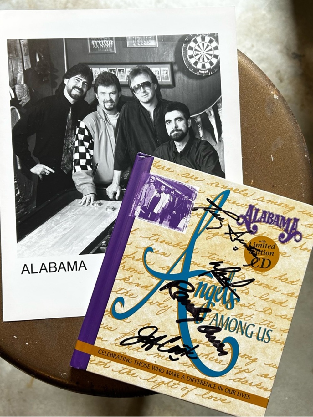 Alabama AUTOGRAPHED Limited  'Angels Among Us' CD Booklet & 8x10